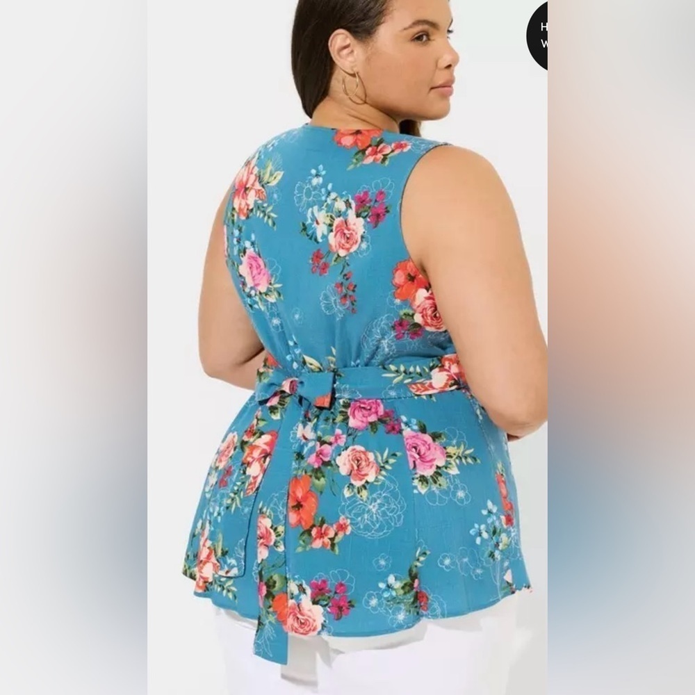 Torrid Womens Top 1X Plus Tank Blue Floral Faux Buttons Tie Back - Picture 2 of 9